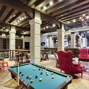  Hostel Generator Italy